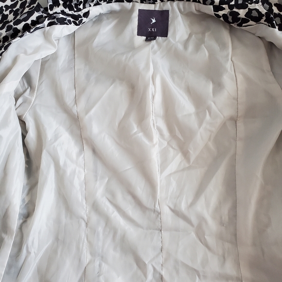 Forever 21 Leopard Print Belted Trench Coat, M - Picture 7 of 8